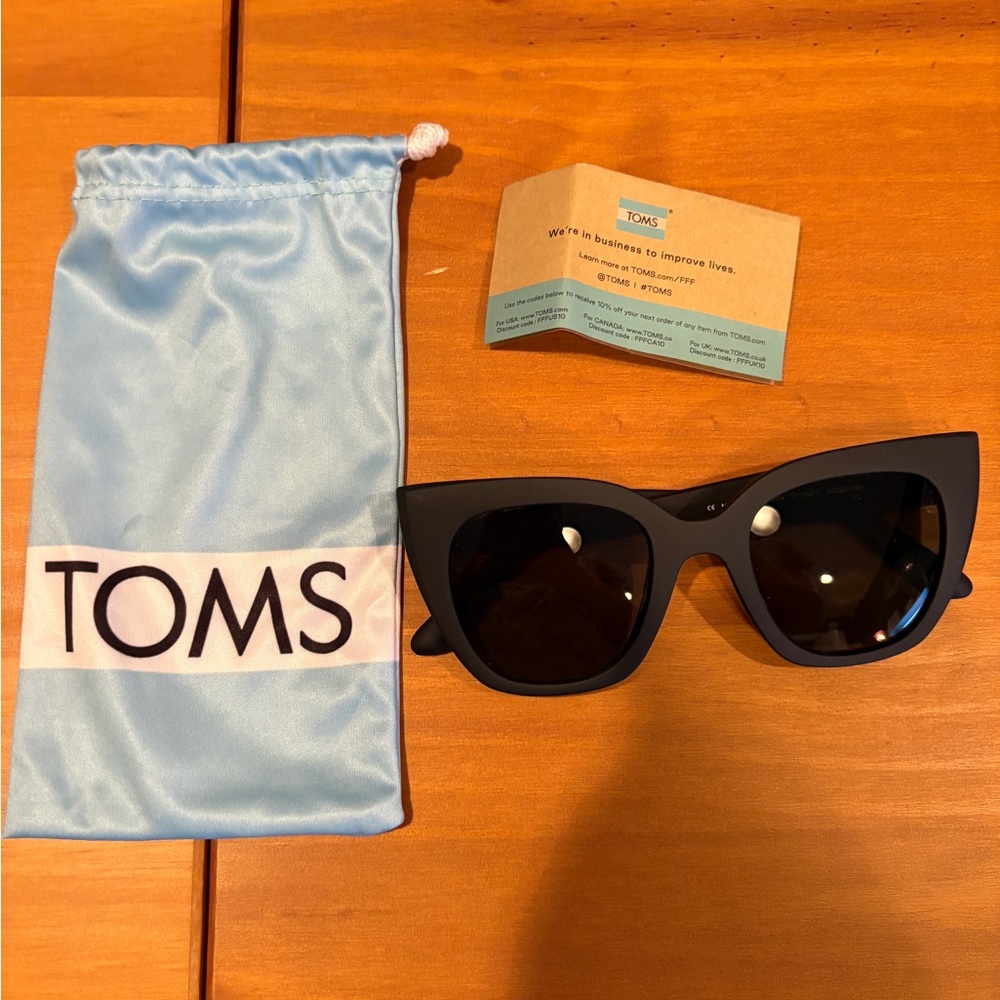 TOMS Matte Black Cat Eye Sunglasses